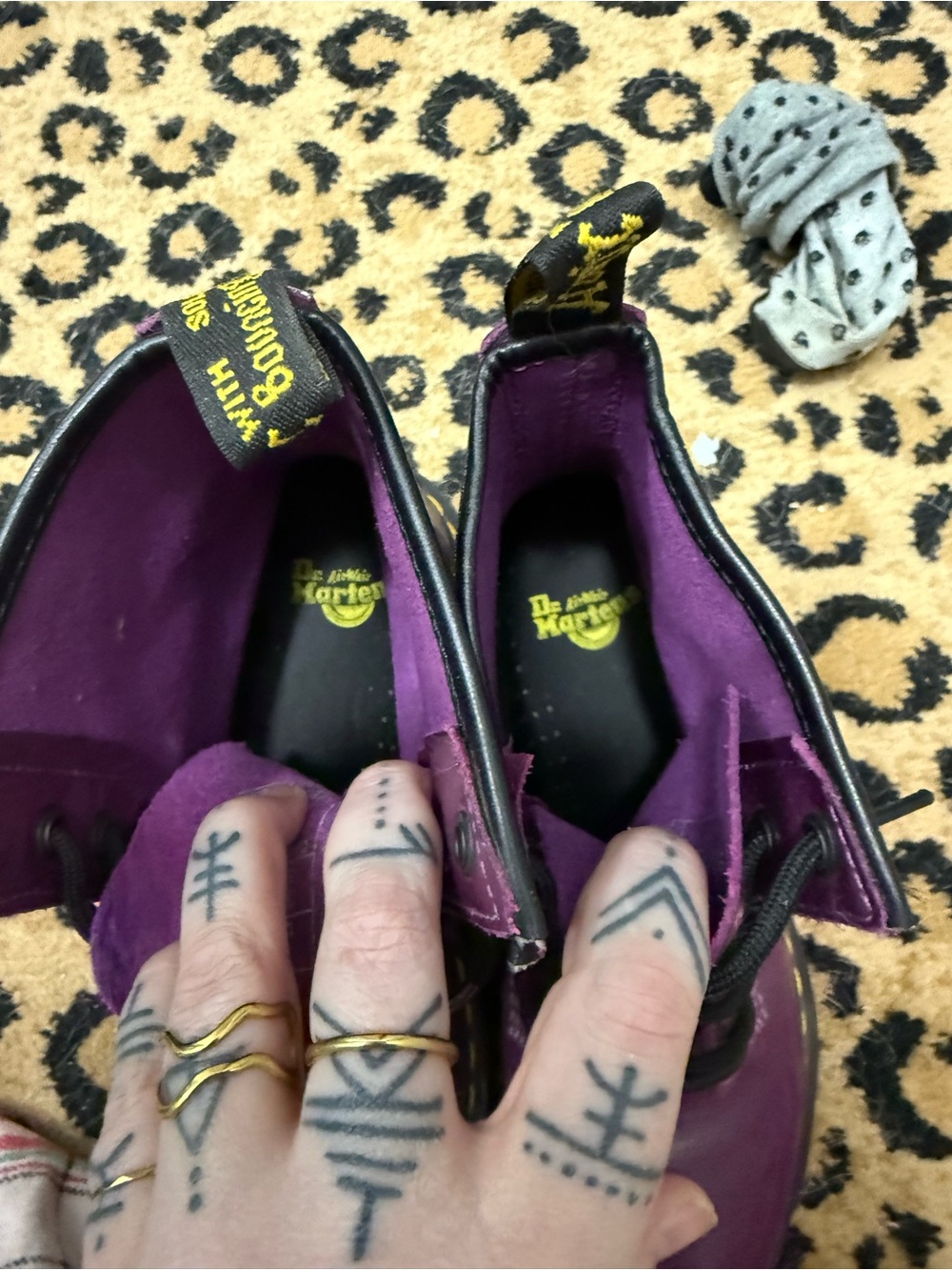 💜MINT CONDITION💜 Vibrant Purple Dr. Martens 1460 8-Eye Boots SE - Size 7 Women’s - Picture 4 of 5